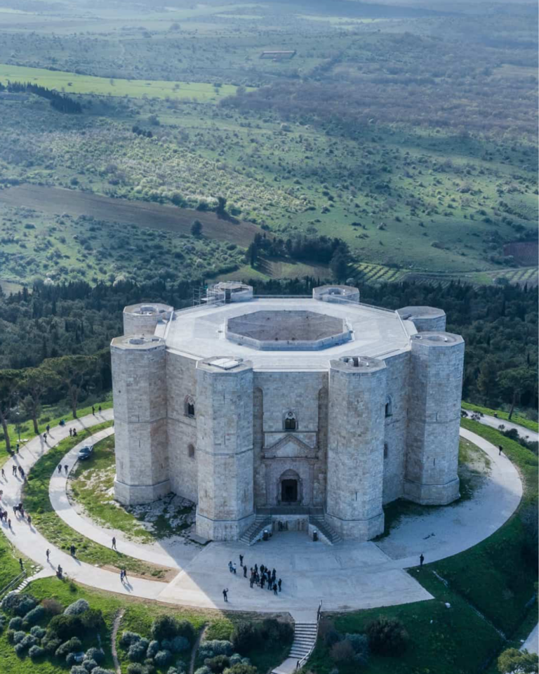 Castel del Monte, Italy @Italien.expert
