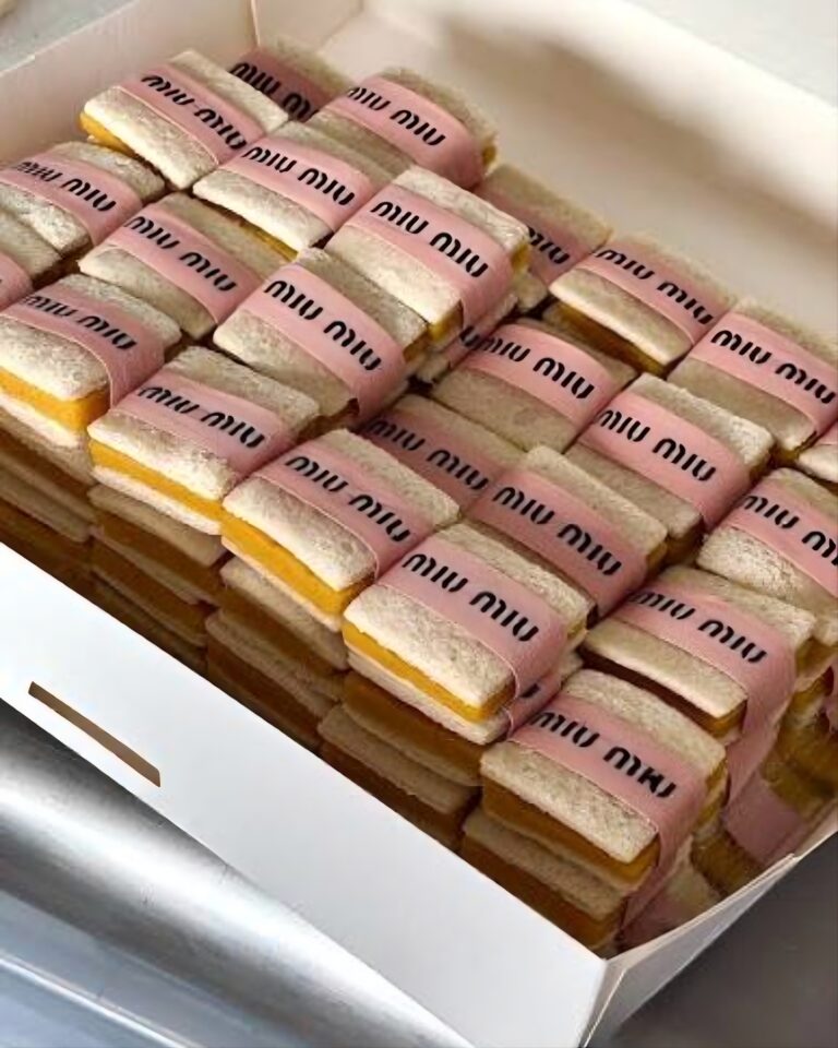 Douceurs Capitales- Miu Miu