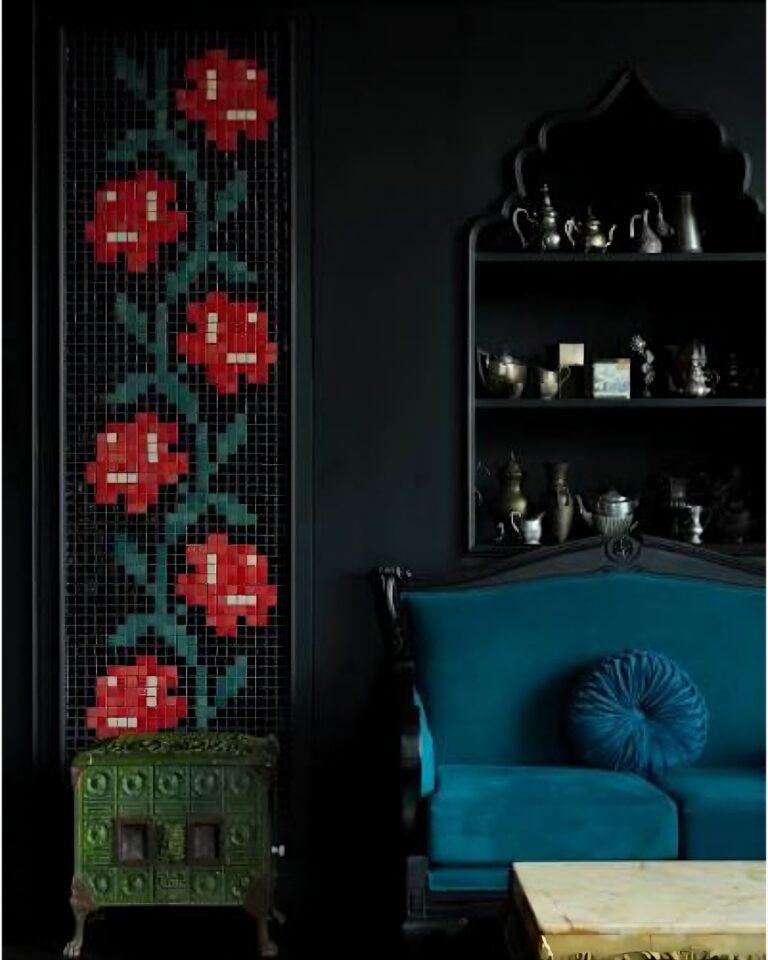 Maison Mystique